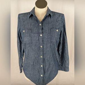 3/4 length jean button up shirt with two front pockets size M